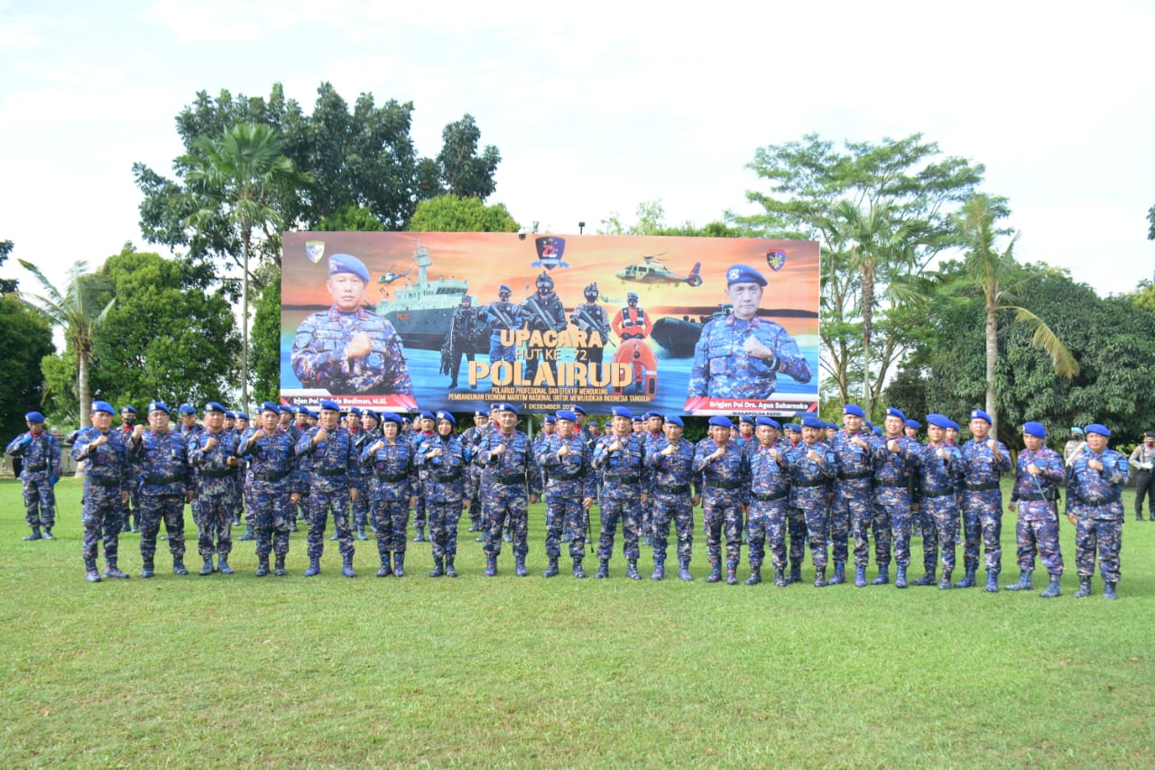 KAPOLDA KEPRI PIMPIN UPACARA HUT POLAIRUD KE-72 TAHUN 2022