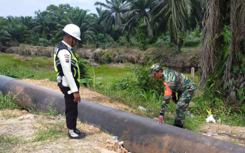 Koramil 03 Sei Sembilan dan Security PHR Gelar Patroli dan Sosialisasi Keamanan Pipa Minyak