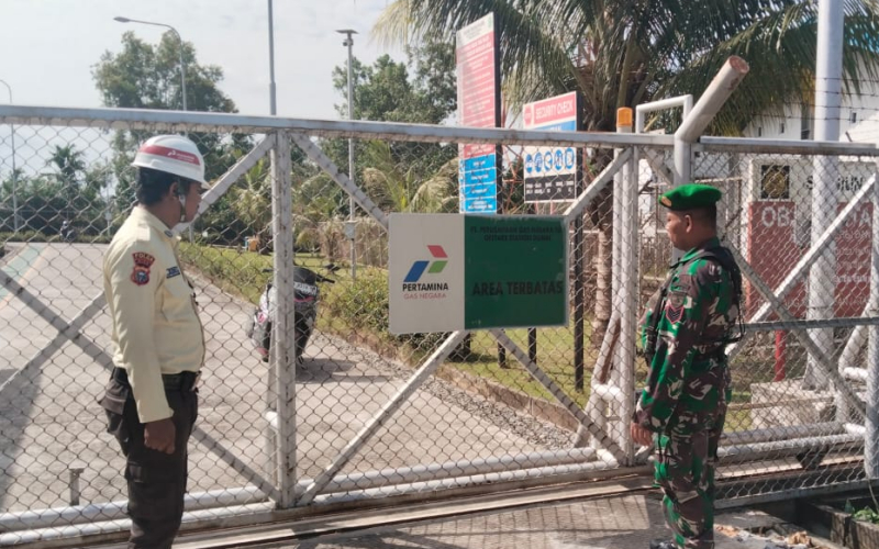 Sinergi TNI dan PT PGN, Babinsa Koramil 01/Dumai Amankan Jaringan Pipa Gas