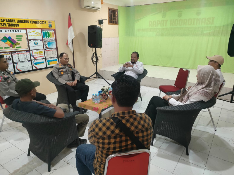 Kapolsek Tandun Sambut Baik Kunjungan LBH Rodas dan Rekan Beraudiensi