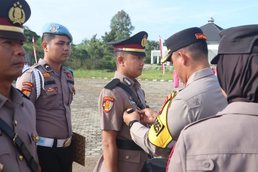 Kapolres Rohul Jadi Inspektur Upacara Sertijab Kasat Reskrim Dan Tiga Kapolsek Lainnya