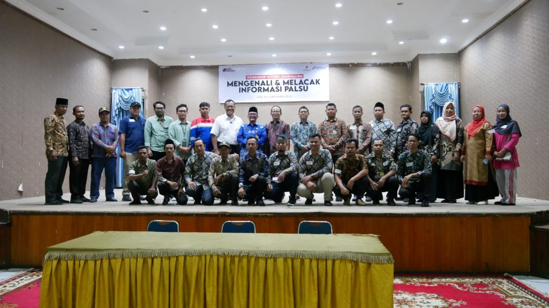 AJI Pekanbaru-PHR Beri Pelatihan Cek Fakta dan Keamanan Digital ke Perangkat Desa di Siak