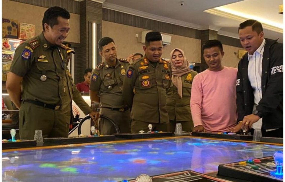 Datangi Lokasi Gelper Tim Gabungan Periksa Perizinan