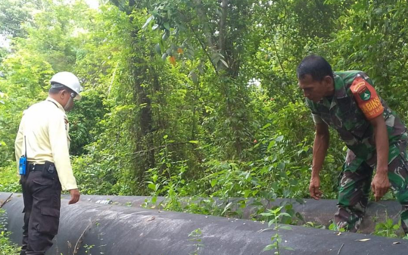Babinsa Koramil 01/Dumai Pastikan Keamanan Infrastruktur Energi Nasional