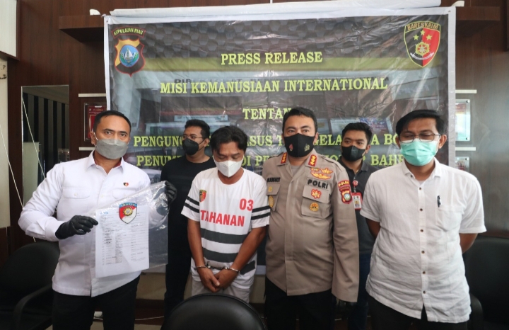 Tim Subsatgas Gakum Ops Misi Kemanusiaan Internasional Ditreskrimum Polda Kepri Berhasil Amankan Tersangka PMI Ilegal 