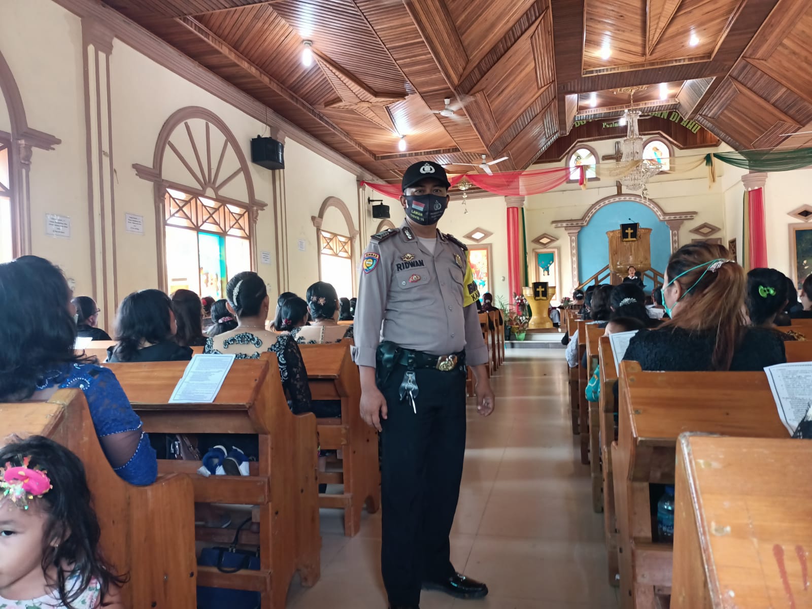 Personil Polsek Rambahhilir PAM Ibadah Gereja HKBP Estomhi Simpang SKPD Desa Rambah