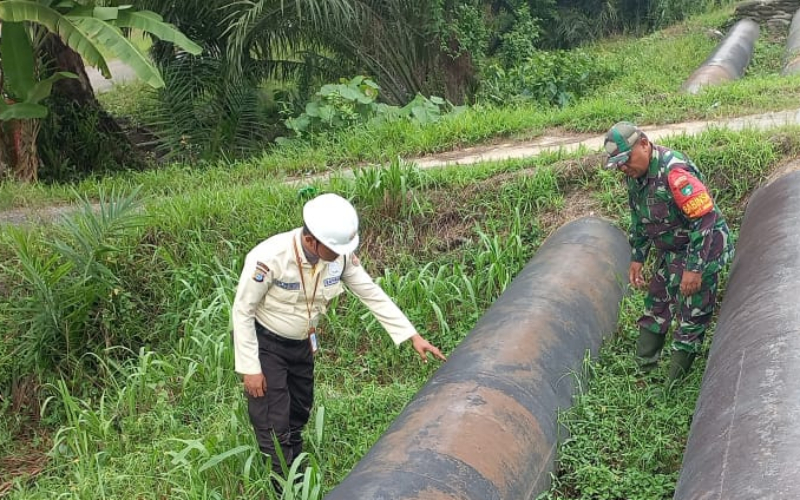 Koramil 02 Bukit Kapur dan Security PHR Gelar Patroli Jalur Pipa Minyak