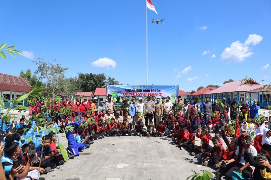 Tumbuhkan Cinta Lingkungan di Kalangan Generasi Z, Kilang Pertamina Dumai Tanam Pohon di 2 Lokasi di Kecamatan Medang Kampai