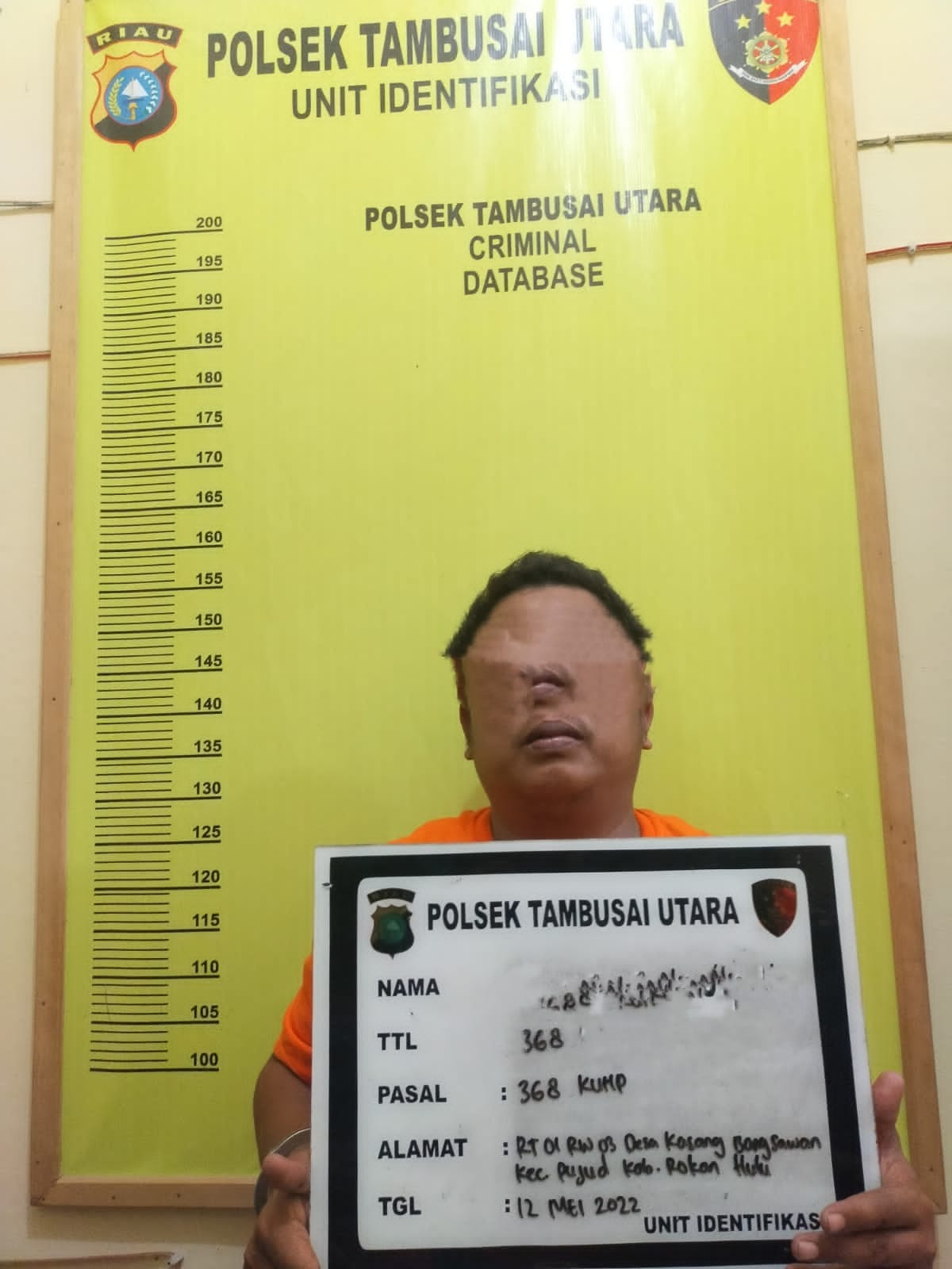 Seorang Bandiit Pelaku Pungli Di Desa  Mahato (KM 10) Tak Berkutik Diringkus Polwan Cantik
