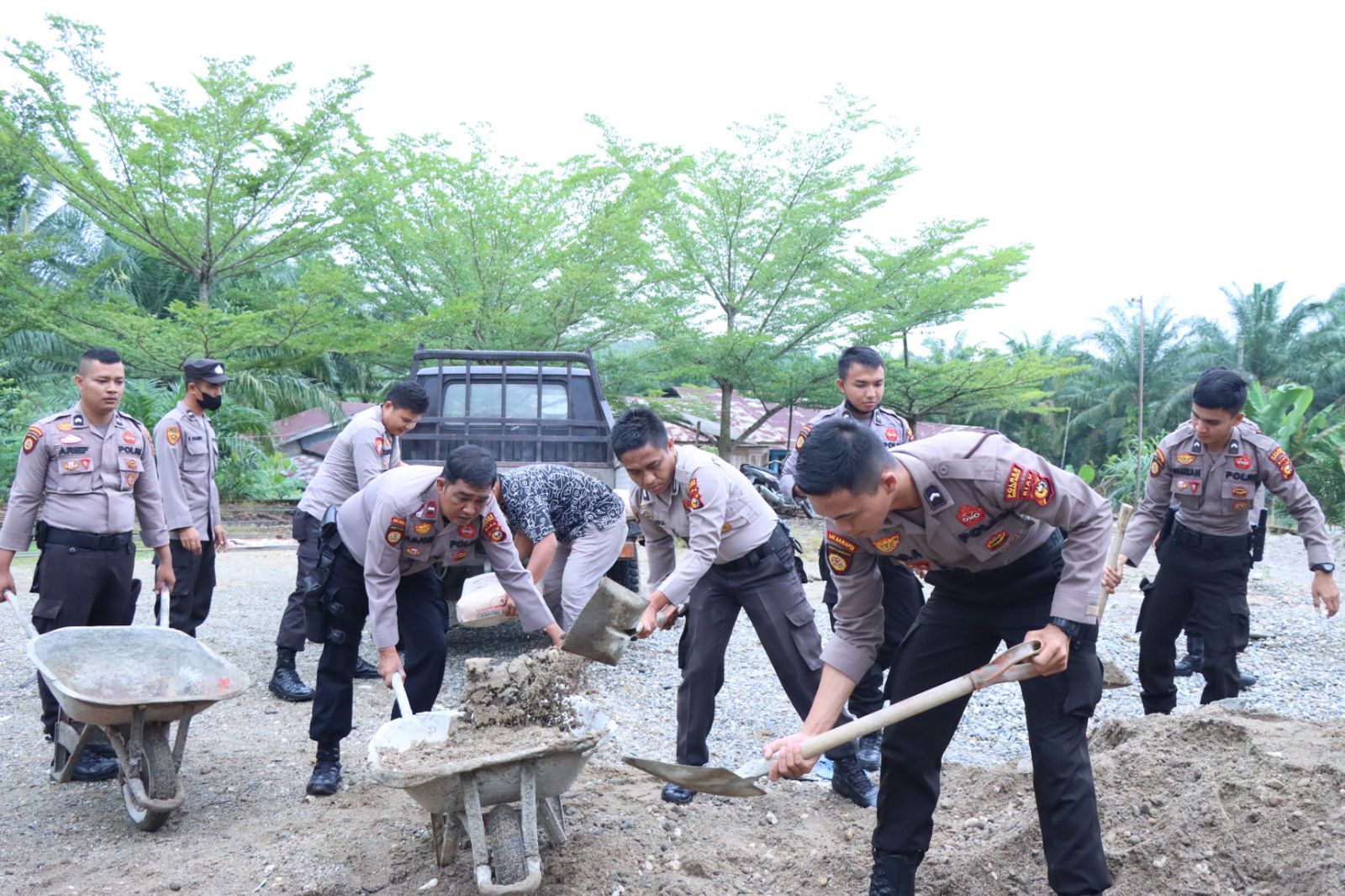 Jelang Perayaan Natal Tahun 2022 Dan Tahun 2023, Kapolres Rohul Bantu Gereja HKBP