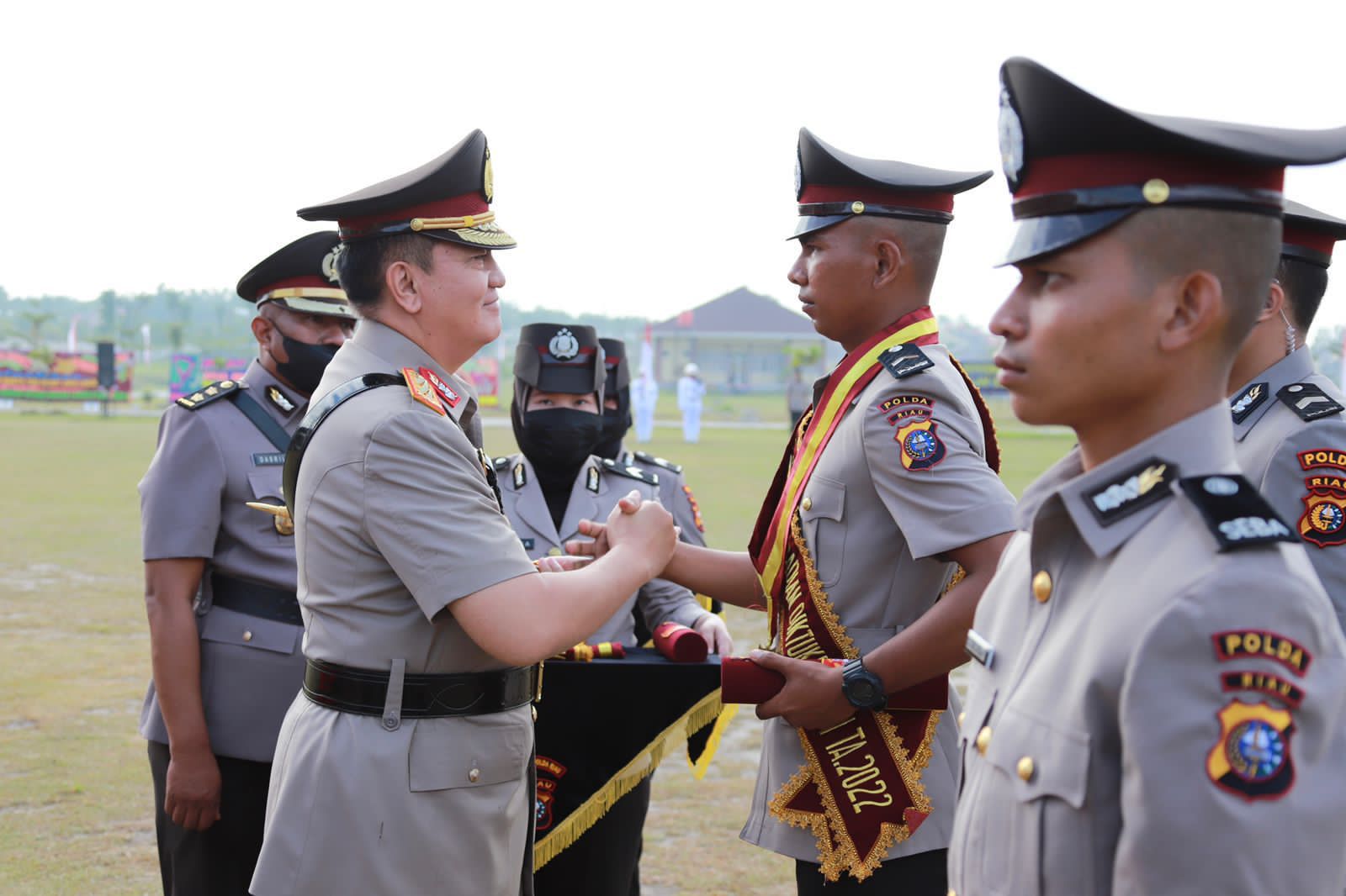Lantik dan Ambil Sumpah 259 Bintara Polri, Kapolda Riau : Maksimalkan Perlindungan, Pengayoman dan Pelayanan Masyarakat, Itu Simbol Paling Mulia.