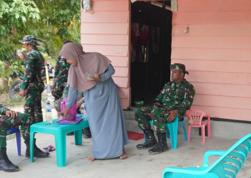 Masyarakat Sungai Geniot Aktif Dan Peduli Bantu Pelaksanaan TMMD Ke 117