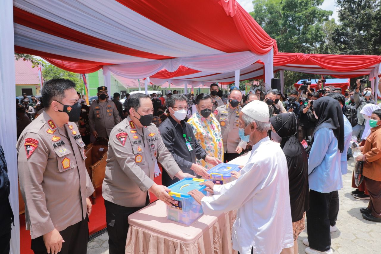 Wakapolri Beri Penghargaan Atas Pencapaian Vaksinasi Tertinggi Di Wilayah Hukum Polda Riau