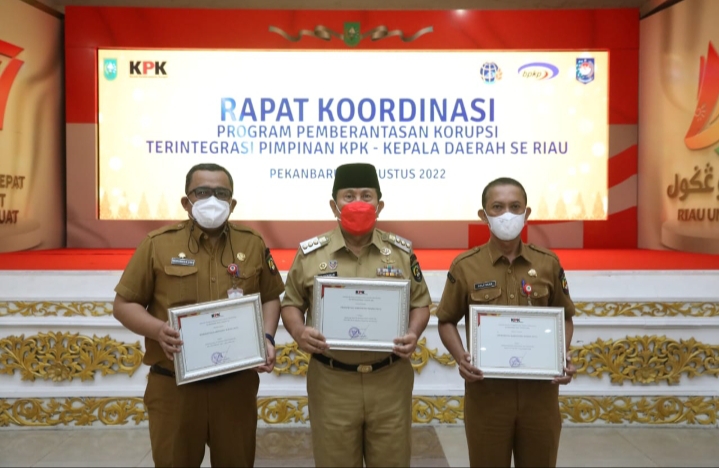H Sukiman Bersama Kepala Daerah se Provinsi Riau Rakor PPKT Dengan Pimpinan KPK RI