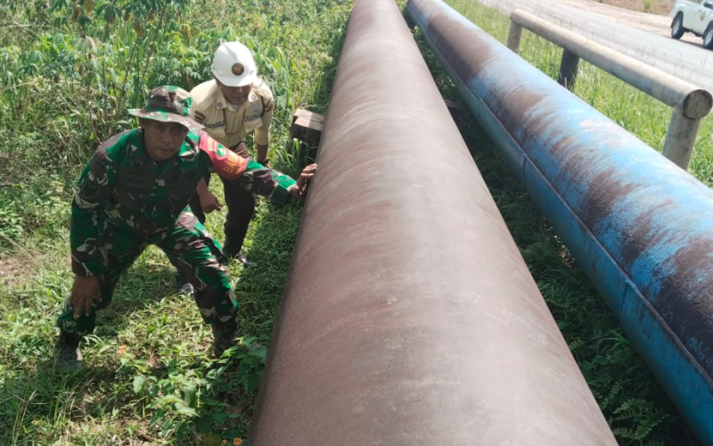 Patroli Terpadu Kodim 0320 Dumai Amankan Jalur Pipa Minyak dan Edukasi Warga