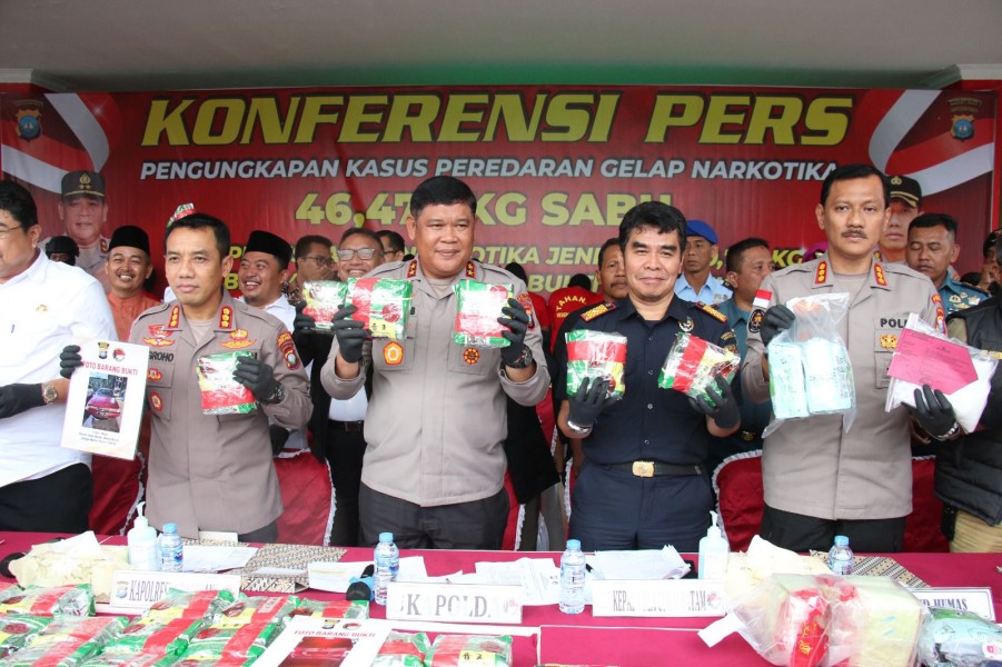 Ungkap Peredaran Narkotika Jenis Sabu 46,477 Kg Serta Pemusnahan Barbuk Sabu 10,727 Kg, Polda Kepri Gelar Konferensi Pers
