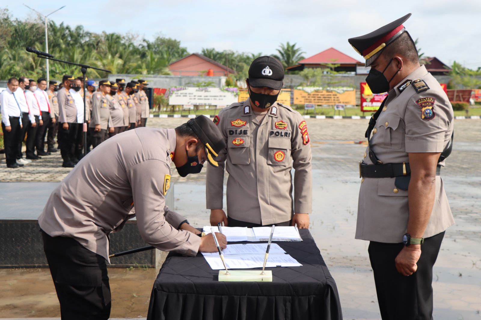 Pimpin Upacara Sertijab PJU Serta Kapolsek Dan Jajaran, Simak Pesan Kapolres Rohul