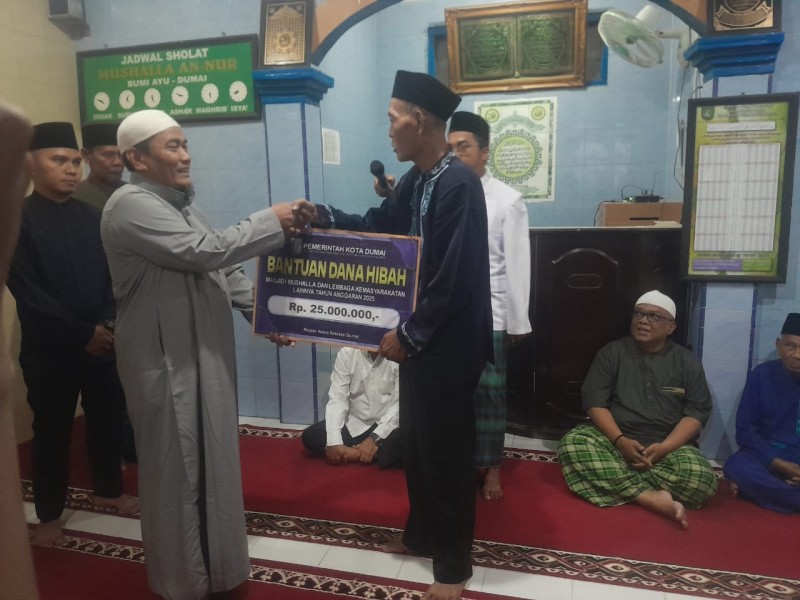 Safari Ramadhan, Wawako Sugiyarto Serahkan Bantuan