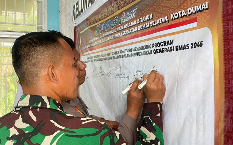 Babinsa Koramil 01 Dumai Hadiri Sosialisasi Wajib Belajar 13 Tahun di Bukit Timah