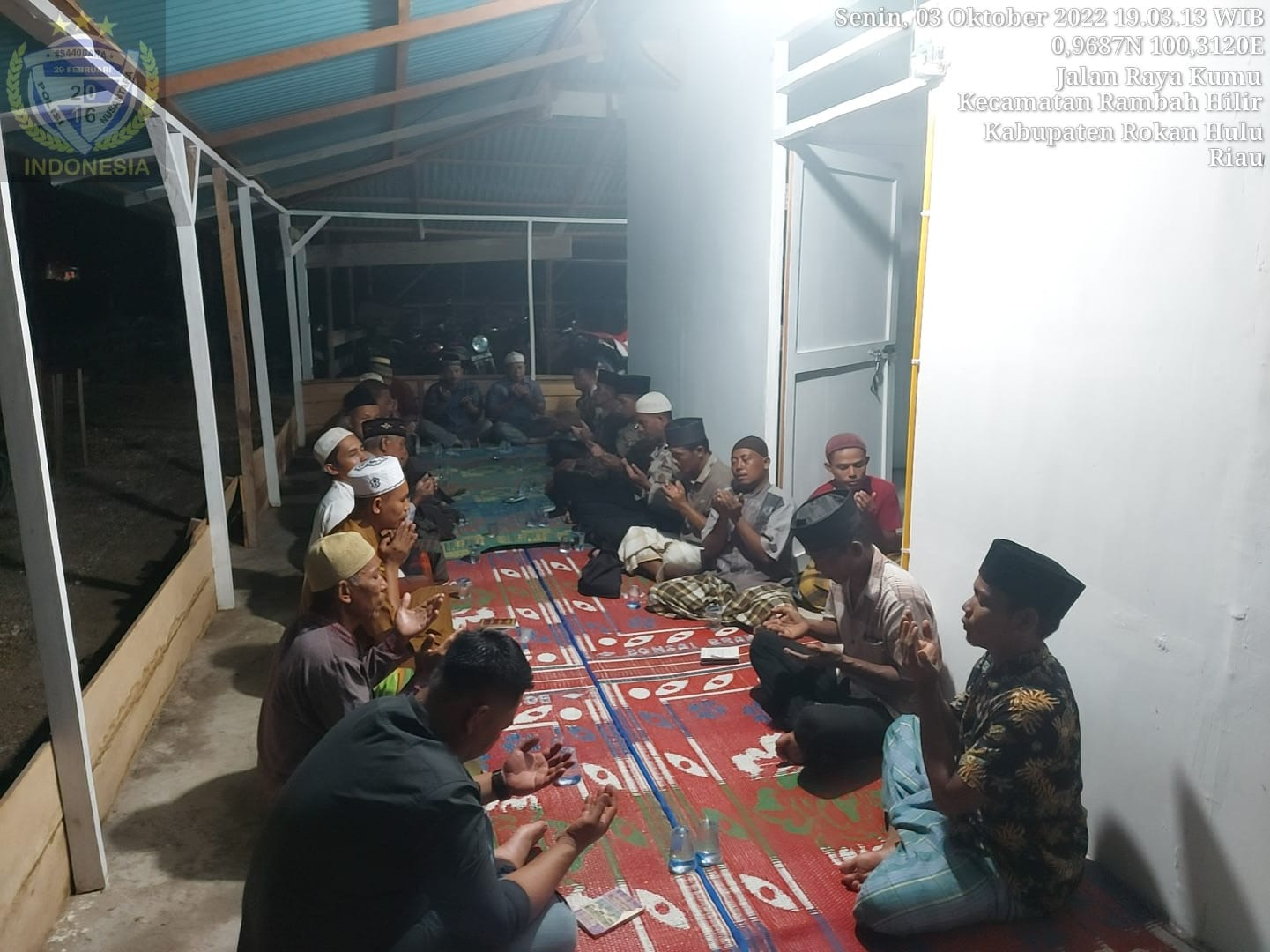 Turut Berdukacita Pasca Kerusuhan Di Stadion Kanjurun Malang, Personil Polsek Rambah Doa Bersama Upika