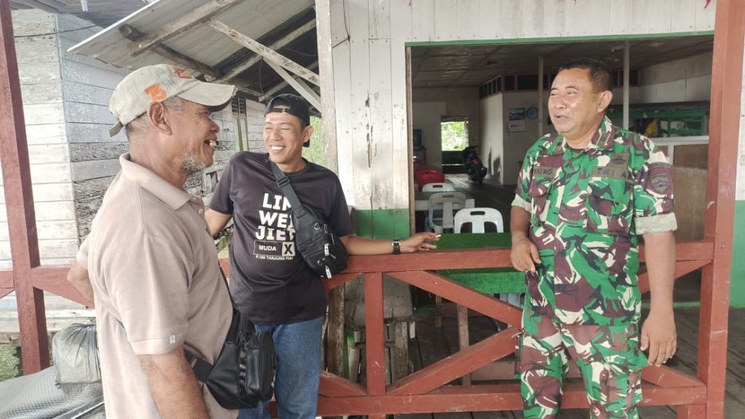 Komsos Babinsa di Kampung Pancasila Pererat Kebersamaan dan Perkuat Harmoni Masyarakat Teluk Belitung