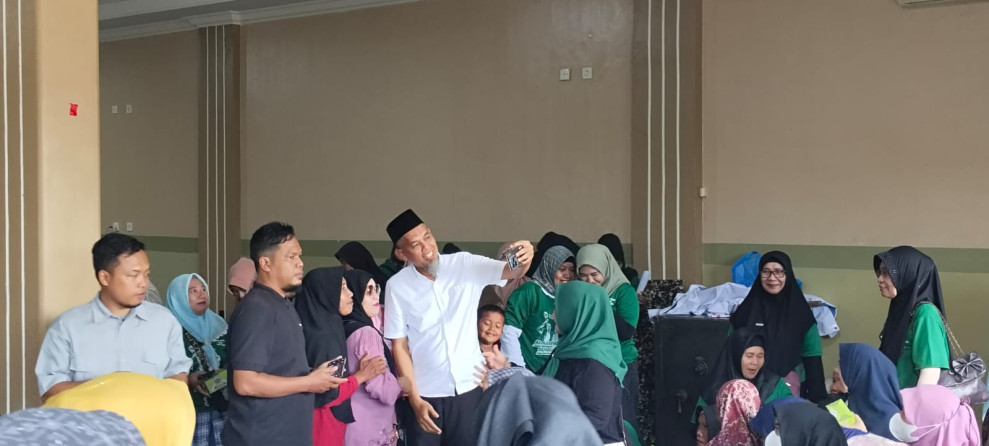 Calon Walikota H Paisal Kampanye Dialogis, Kediaman Pengusaha Di Jl Bintan Sesak Oleh Pendukung