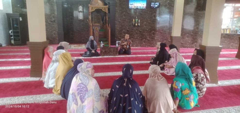 Semangat Ikuti Tausiyah Pembinaan Kerohanian, WBP Perempuan Lapas Pasir Pengaraian dari Ustadzah Nur Azizah
