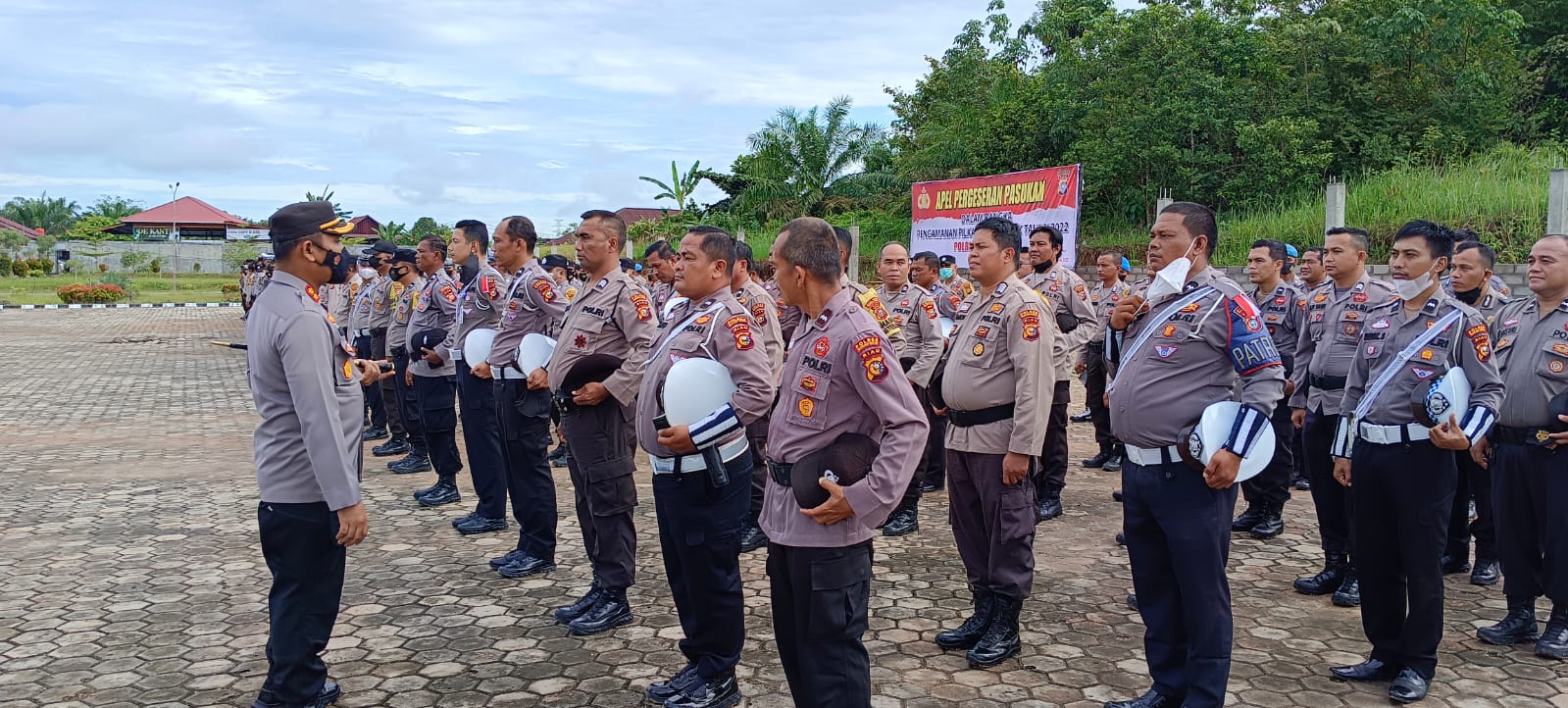 Jadi Irup Pergeseran Pasukan PAM Pilkades 2022, Kapolres Rohul: Jika Ada Polri Tak Netral Dipastikan Akan Diproses 