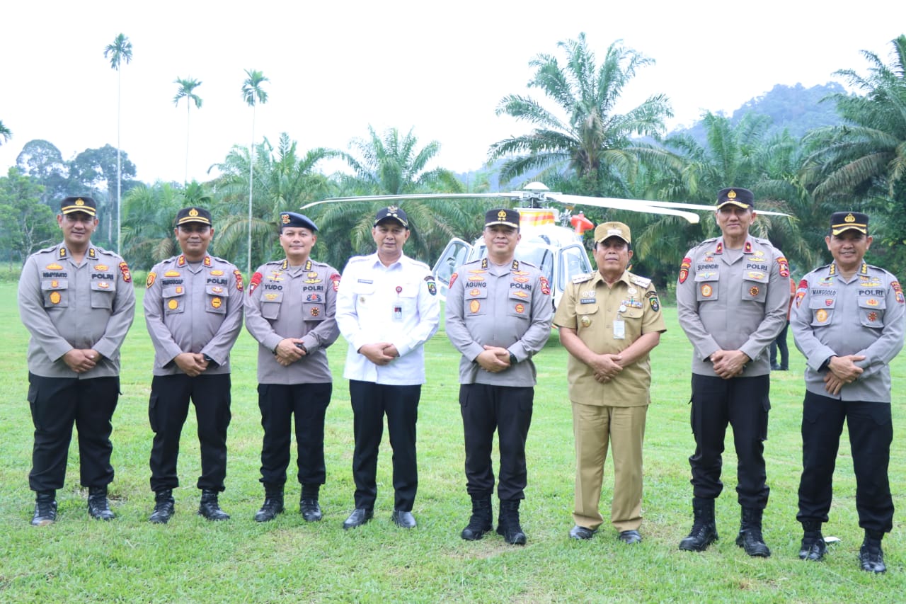 Kapolres Dan Bupati Sambut Asops Kapolri Dalam Asistensi dan Supervisi Penanganan Karhutla Di Rokan IV Koto