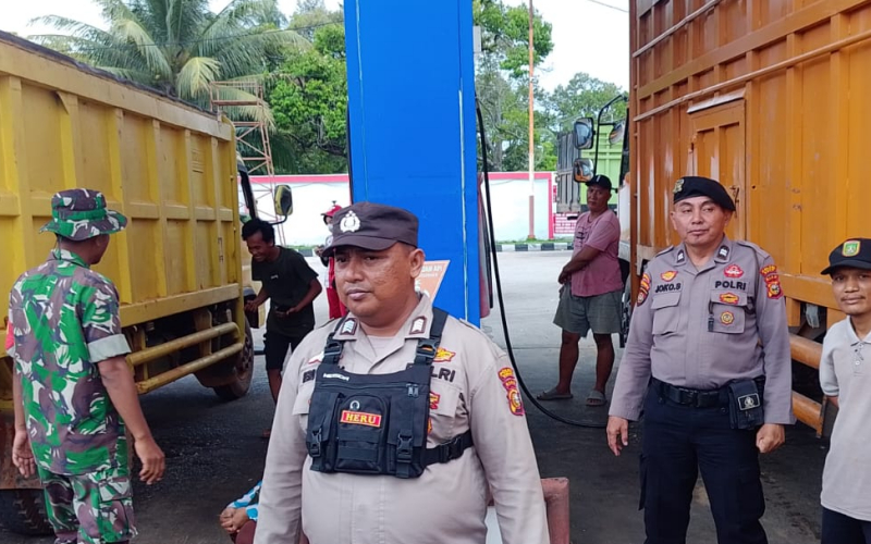 Babinsa Mundam Cek Ketersediaan BBM di SPBU, Distribusi Berjalan Lancar