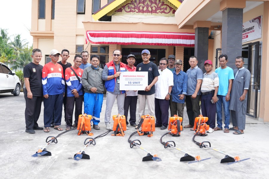 Dukung Khidmat Kebersihan Kota Dumai, PT KPI Unit Dumai Salurkan Bantuan 15 Unit Mesin Potong Rumput untuk Kelurahan Tanjung Palas