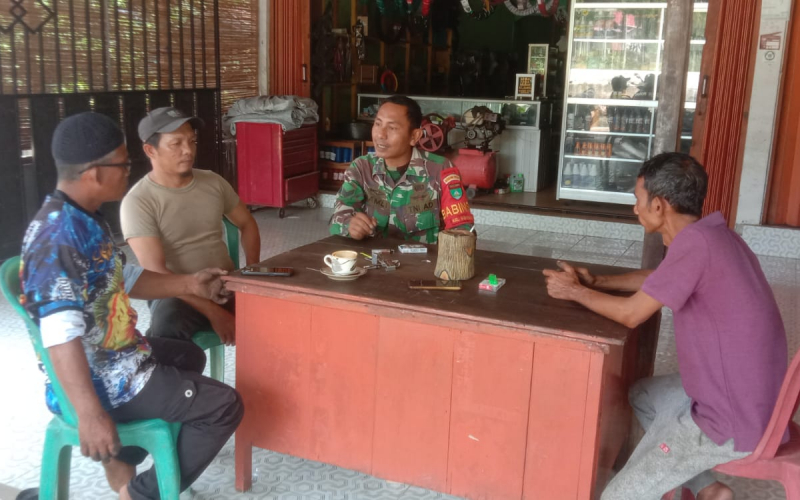 Koramil 02 Edukasi Warga Mundam Tentang Dampak dan Sanksi Pembakaran Lahan