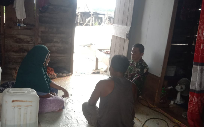 Sertu Jainal Arifin Ajak Warga Basilam Baru Waspada Gangguan Kamtibmas dan Bahaya Narkoba