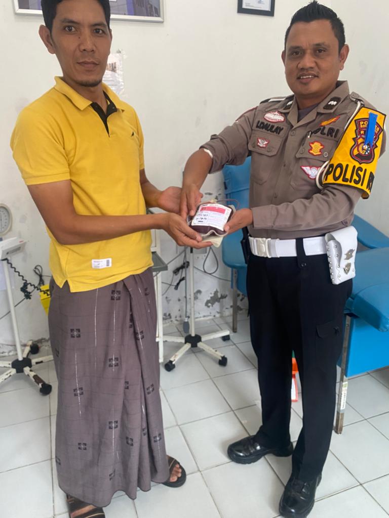 Polisi RW Polres Rohul Aipda Iin Saputra Daulay Baksos Donor Darah