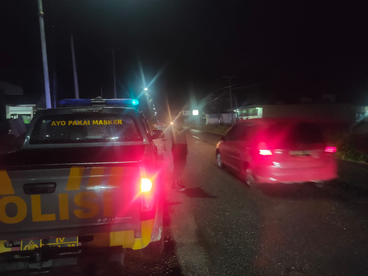 Personil Polsek Kunto Darussalam Di Bawah Komando AKP Fandri SH Laksanakan Blue Light Patrol