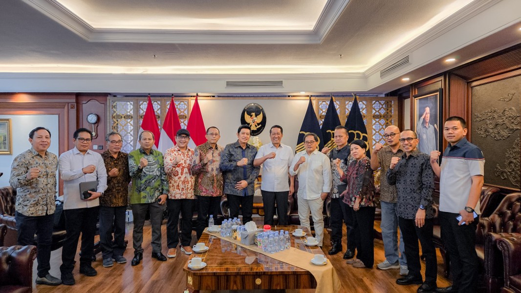 Didampingi Zulmansyah Sekedang, Panitia Kongres Persatuan PWI Temui Menkum dan Kapuspen TNI