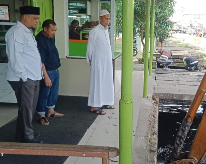 Tinjau Pembersihan Drainase Upaya Atasi Banjir, Implementasi 'Khidmat Kebersihan'