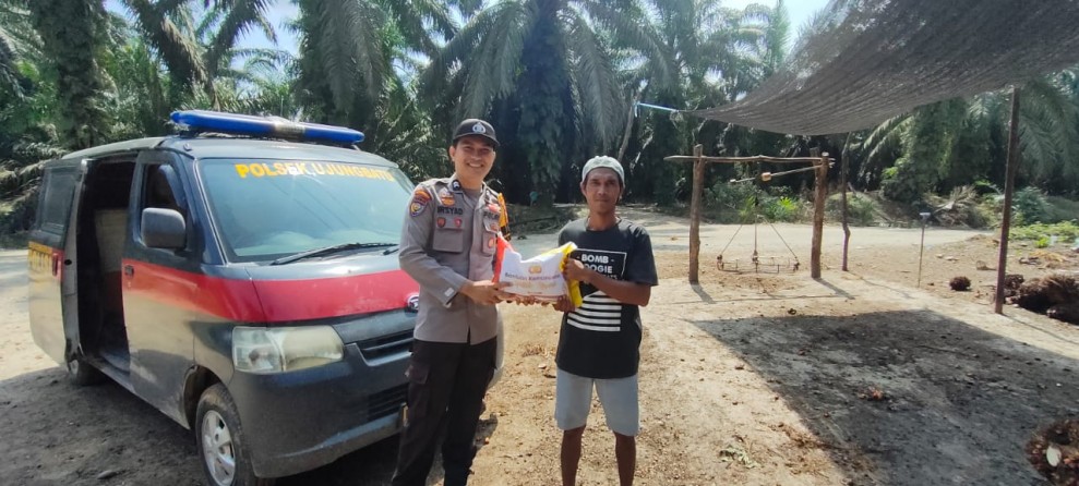 Polres Rohul Dan Jajaran Polsek Salurkan 'Bantuan Kemanusiaan Untuk Negeri' Serentak Kepada Warga Kurang Mampu
