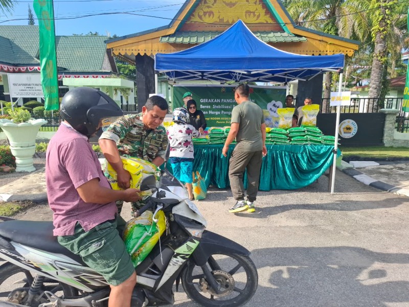 Kodim 0320 Dumai Kembali Gelar Gerakan Pangan Murah di Depan Makodim