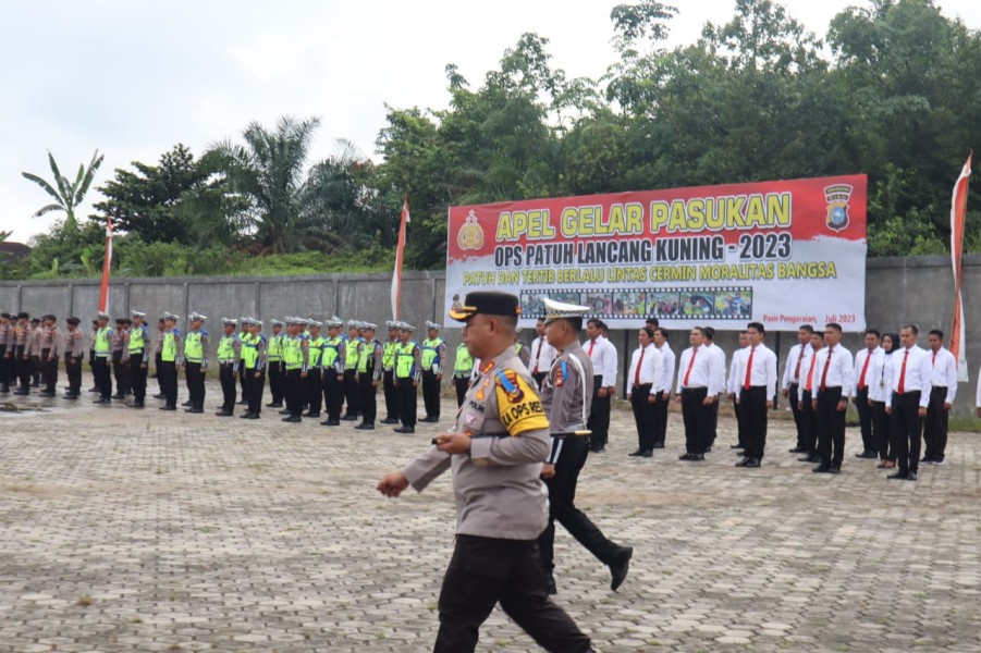 Kapolres Rohul, Pimpin Apel Gelar Pasukan Operasi Patuh LK Tahun 2023