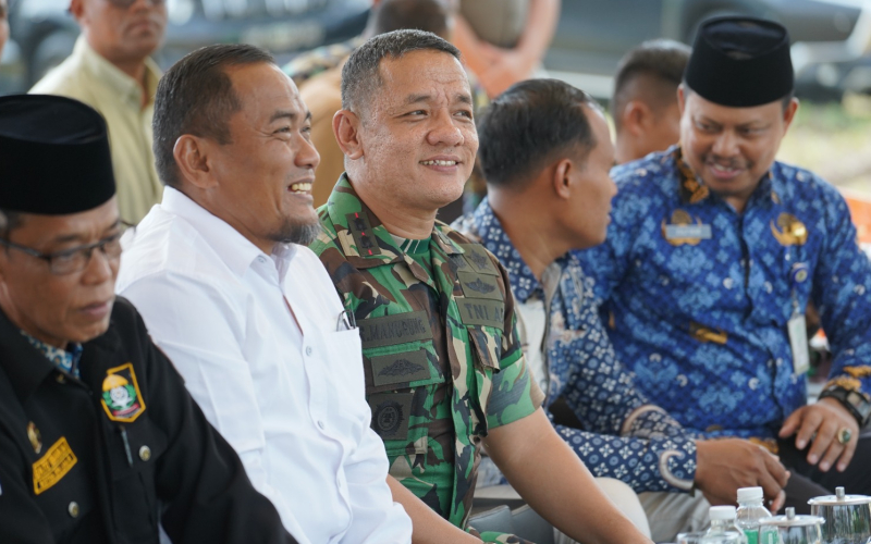 Dandim 0320 Dumai Hadiri Peletakan Batu Pertama Secara Serentak Koperasi Merah Putih