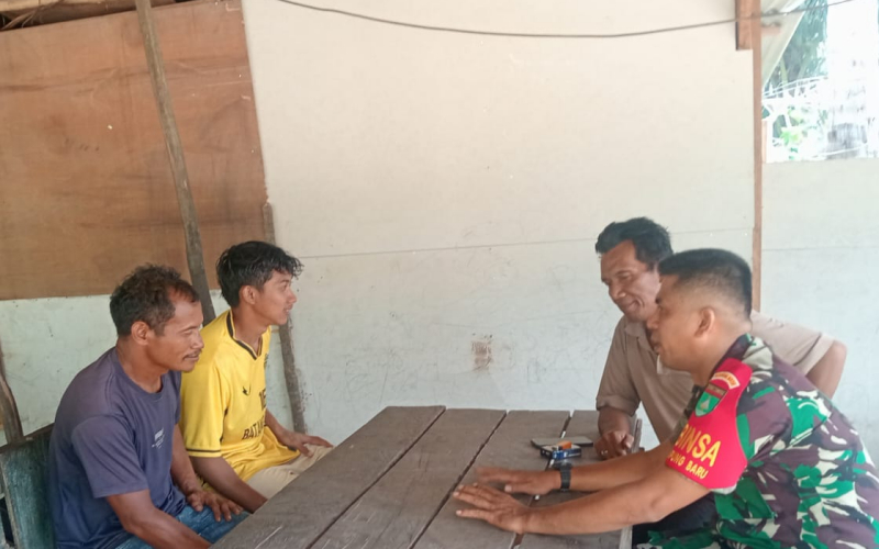 Babinsa Koramil 02 Bukit Kapur Gencarkan Patroli Karhutla, Kampung Baru Tetap Aman