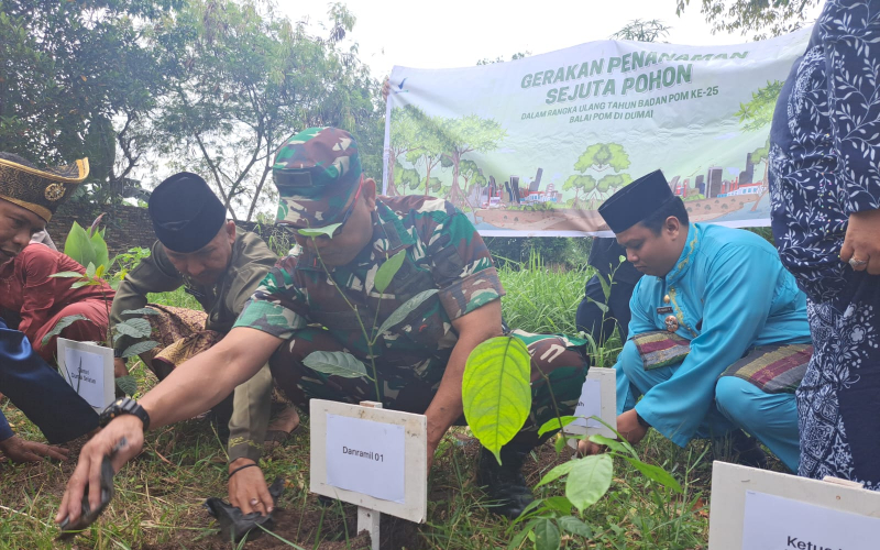 Kodim 0320 Hadiri Gerakan Penanaman Sejuta Pohon dan Aksi Hijau BPOM di Dumai Selatan