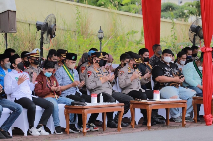 Lepas Rombongan Mudik Kebangsaan Polda Riau, Irjen Moh Iqbal : Ini Moment Kolaborasi Untuk Membantu Masyarakat
