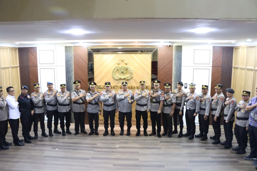 Kapolda Kepri Pimpin Upacara Sertijab Kayanma dan Koorspripim Polda Kepri