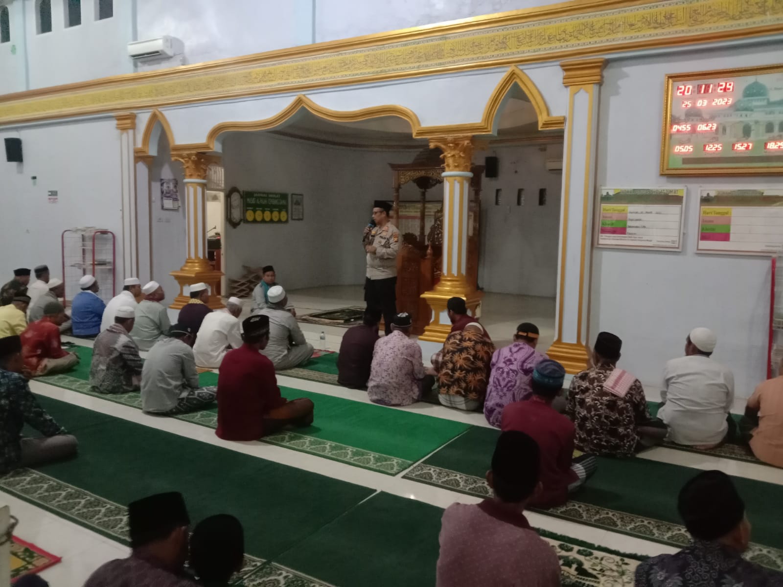 Ops Tertib Ramadhan LK Tahun 2023, Polsek Kuntodarussalam PAM di Masjid Al Falah, Pastikan Jamaah Aman Dalam Sholat Tarwih