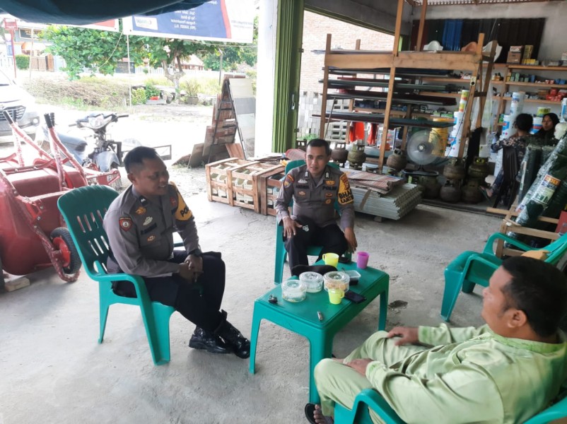 Wujudkan Harkmtibmas, Personel Polisi RW Polsek Kepenuhan Sambang Silaturahmi Di Kediaman Kadus