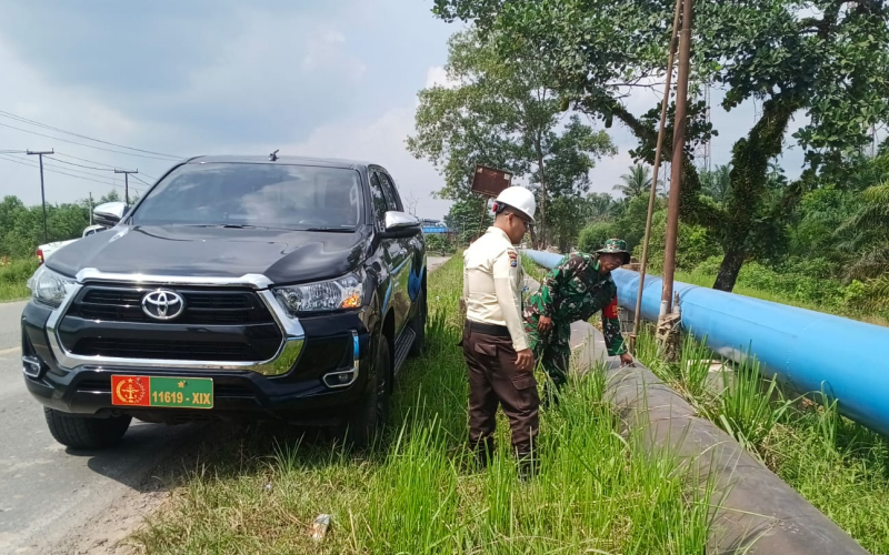 Koramil 01 Dumai Bersama Security PHR Gelar Patroli Pengamanan Jalur Pipa Minyak