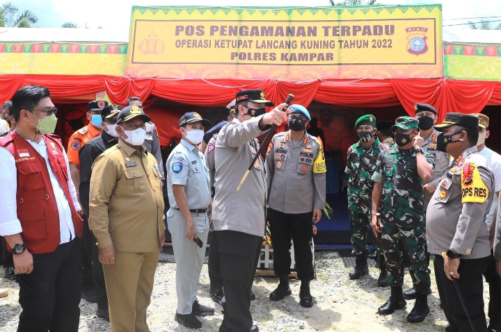 Personel Kita Sangat Siap, Tegas Kapolda Saat Tinjau Pos Perbatasan Riau - Sumbar.