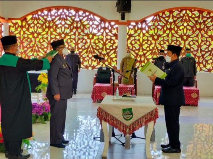 Bupati H Sukirman Lantik Sekda Devinitif Kabupaten Rokan Hulu